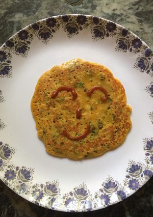 A picture of Besan (gramflour) dosa.