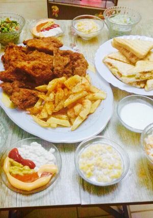 صورة لوصفة دجاج بروستد على طريقتي وساندويشات توست دجاج