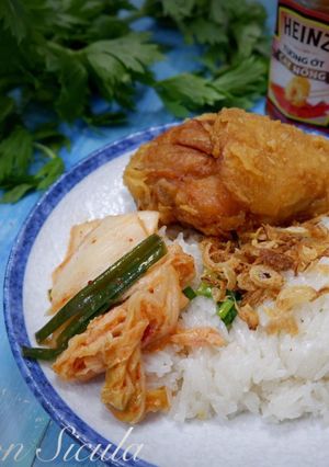 Hình của món Xôi Đùi Gà Chiên.
