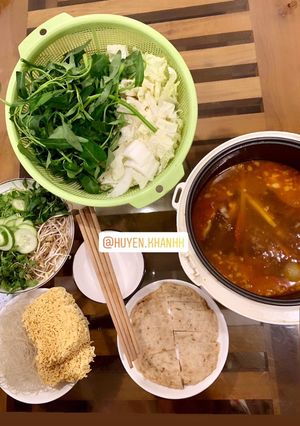 Hình của món Lẩu mỳ chả cá Thu chua cay 🍜.