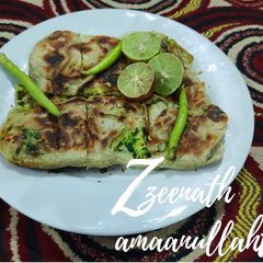 A picture of Arabic Mutabbaq or Saudi Street Style Paratha.