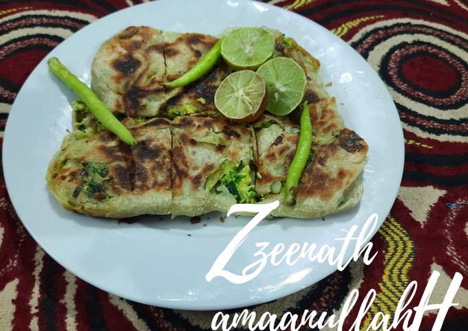 Arabic Mutabbaq or Saudi Street Style Paratha Recipe