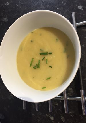 A picture of Potato and leek soup.