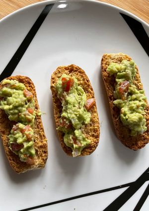 Foto di #663 Guacamole con crostini integrali 🥑🍋🍅