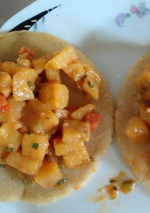 Una foto de Gallo de picadillo de plátano con salchichón (carbonada)