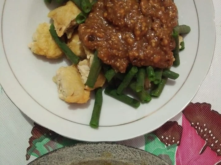 Cara Mudah Membikin Resep Rujak petis tempe empuk yang Sempurna Anti Ribet, Bikin Ngiler