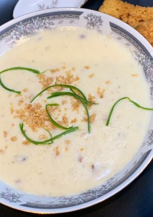 A picture of Cream of peanut soup🍵.