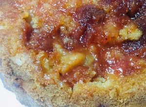 Una foto de 🥮TORTA🥮 DE AVENA ARROLLADA CON 🍎MANZANAS🍎 Y 🥭MEMBRILLO🥭