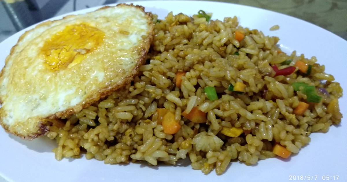 Nasi Goreng Telur Mata Sapi - Fried Rice Recipe With Chicken Eggs Resep