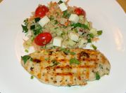 Una foto de pechugas de pollo