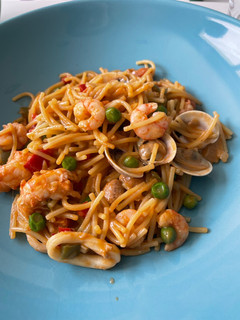 Una foto de Fideos a la marinera