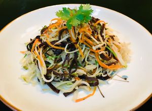 Hình của món Bún tươi xào nấm mèo.