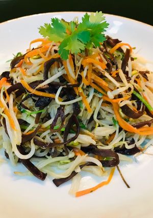 Hình của món Bún tươi xào nấm mèo.