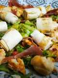 Ensalada de repollo con pollo y jamón