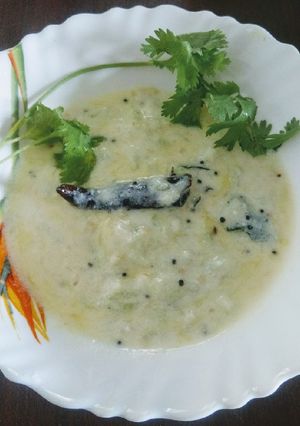 A picture of Cucumber raita.