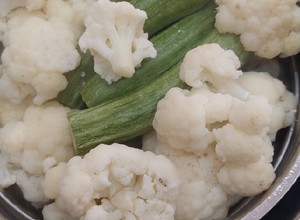 Foto di Cavolfiore e zucchine al vapore