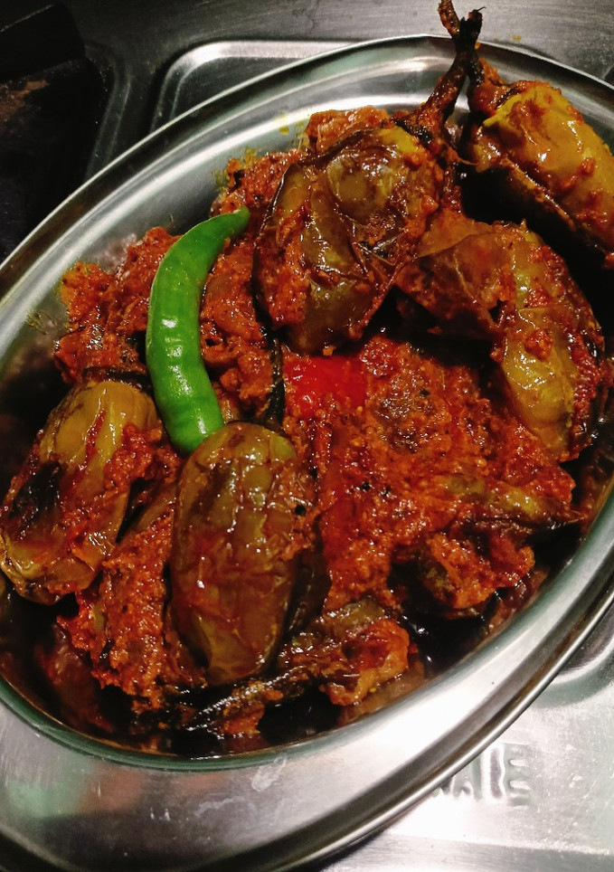 राजस्थानी टेस्टी भरवा बैंगन रेसिपी मुख्य फोटो