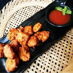 A picture of Malka masoor dal pakora.