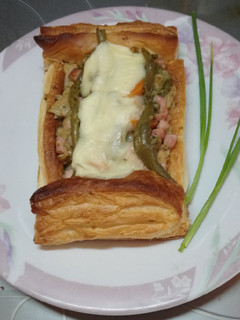 Una foto de Hojaldre con verduras