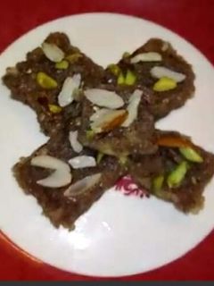 फलाहारी बर्फी ब्राउन (falahari barfi brown recipe in Hindi) रेसिपी मुख्य फोटो