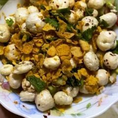 A picture of Makhanas Cornflakes Salad.
