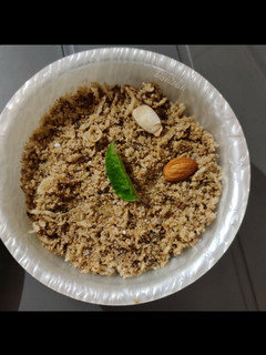 धनिया पंजीरी (Dhaniya Panjiri recipe in Hindi) रेसिपी मुख्य फोटो