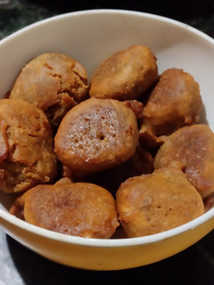 मीठे गुलगुले(meethe 𝐆𝐮𝐥𝐠𝐮𝐥𝐞 𝐫𝐞𝐜𝐢𝐩𝐞 in Hindi) रेसिपी मुख्य फोटो