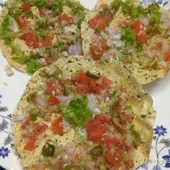A picture of Masala papad.