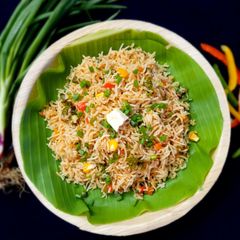 A picture of White butter vegetable fried rice.