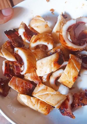 Hình của món Mực 1 nắng nướng sa tế.