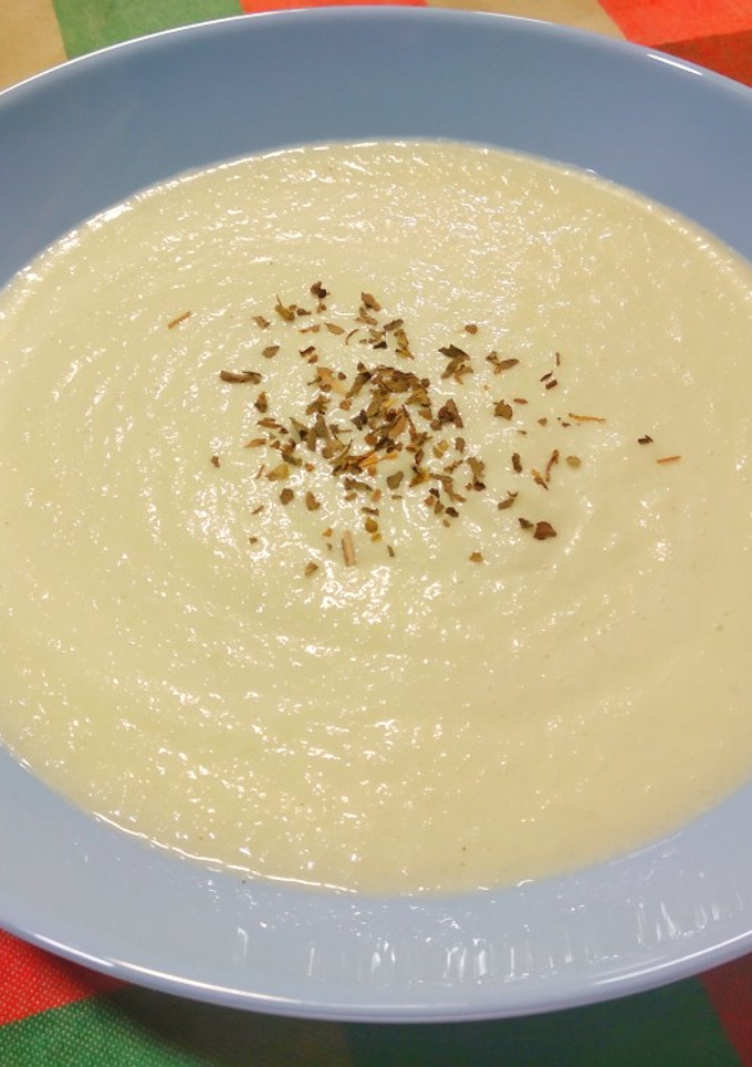 Una foto de Sopa fría de pepino