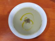 Una foto de crema alcachofas