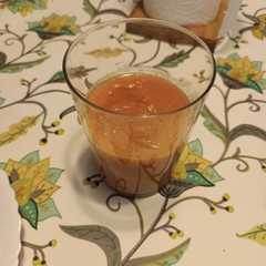 Una foto de Gazpacho con jengibre y manzana granny