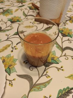 Una foto de Gazpacho con jengibre y manzana granny