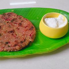 A picture of Carrot and Beetroot Stuffed Kala Chana +Kachi Keri Paratha.