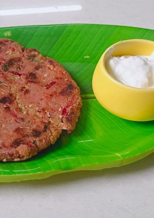 A picture of Carrot and Beetroot Stuffed Kala Chana +Kachi Keri Paratha.