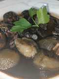 Pulpo de playa guisado en su tinta