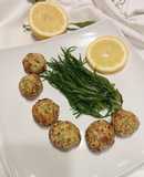 Polpette di pollo e zucchine con contorno di agretti