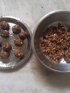 சிமிலி உருண்டை செய்முறை முக்கிய புகைப்படம்