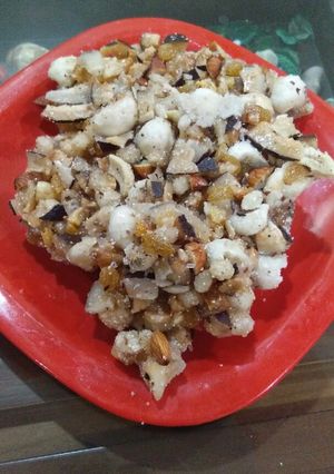 गौंद पाक (gond pak recipe in Hindi) रेसिपी मुख्य फोटो