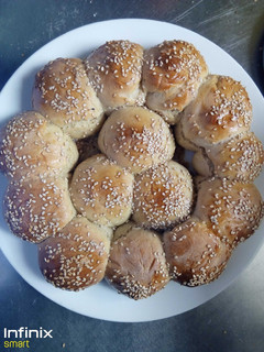 A picture of Sweeten Seeded Bread Rolls.