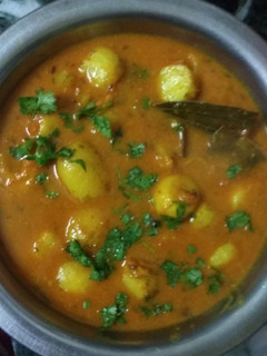 दम आलू (Dum aloo recipe in hindi) रेसिपी मुख्य फोटो