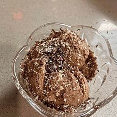 Banana chocolate ice-cream A picture of Banana chocolate ice-cream.