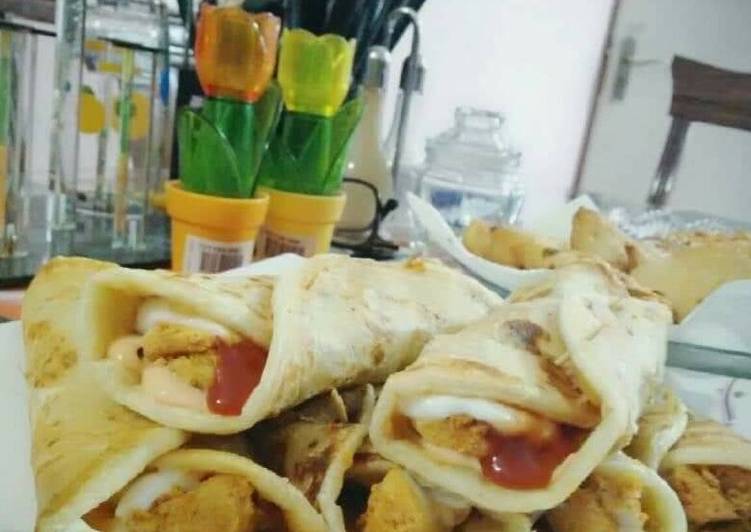 Recipe of Ultimate Chicken Paratha Roll