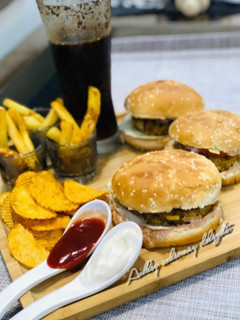 A picture of Beef burger 🍔.