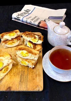 সহজ ও সুস্বাদু এগ টোষ্ট (egg toast recipe in Bengali) রেসিপির প্রধান ছবি