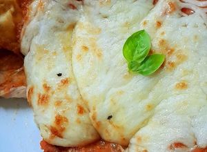 Foto de Bife de Frango à Parmegiana na airfryer
