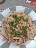 Fettuccini con vegetales y gambas