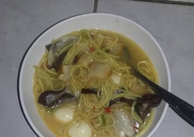 Mie kocok ala"