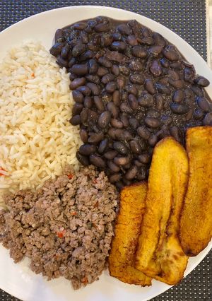 Una foto de Caraotas, alubias o porotos negros 🤩🍛